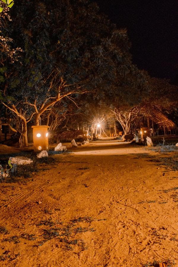 Sarada Beach Resort Yala Tissamaharama Kültér fotó
